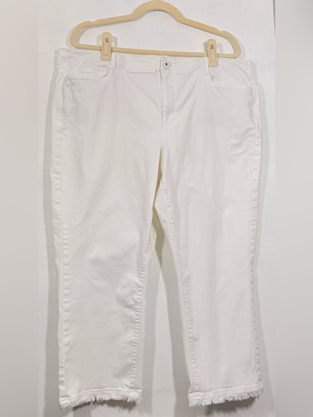 J. Jill White Straight Leg Jeans with Frayed Hem